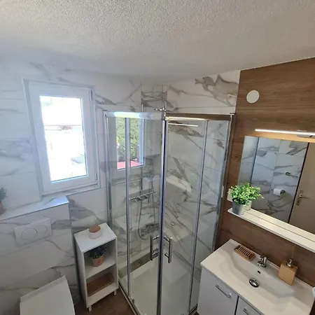 Osrecki Apartment